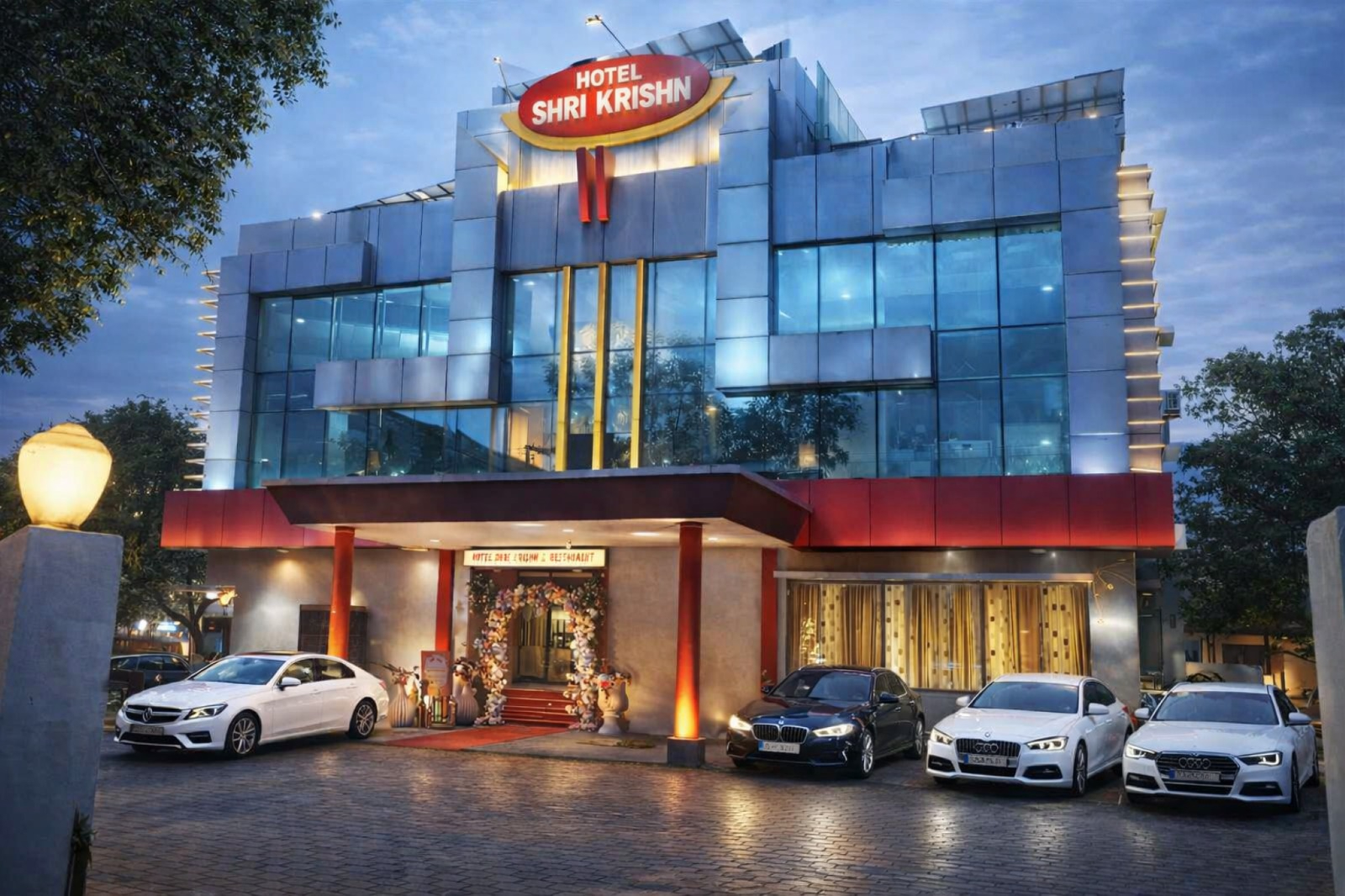 Hotel Shri Krishn exterior